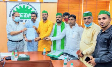यमुना प्राधिकरण के गांवो की बिजली आपूर्ति को लेकर सीईओ ने अधिकारियों को लगाई फटकार