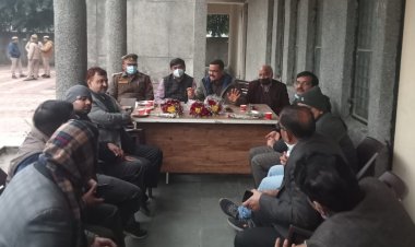 पुलिस विभाग ने आरडब्ल्यूए-72 के साथ की बैठक