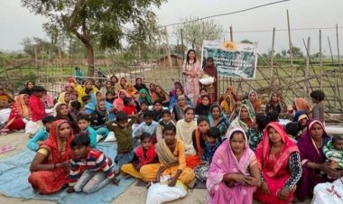 ऊषा किरण संस्था ने शिक्षा का महत्व बताकर गांवों में अधिक से अधिक लड़कियों को पढ़ाई से जोड़ने की कोशिश की