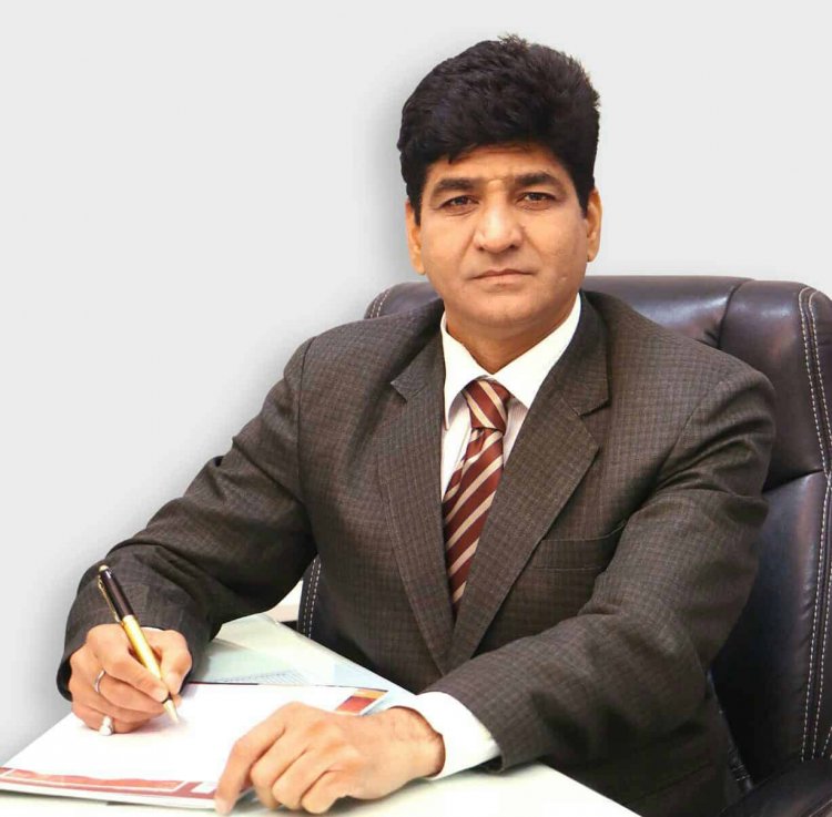 विदेशी यूनिवर्सिटी ने हरिओम त्यागी को डॉक्टरेट की मानद उपाधि से नवाजा