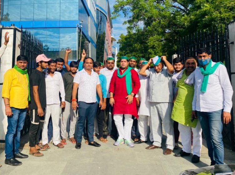 इंडिया बुल्स होम लोन के खिलाफ खोला मोर्चा, नोएडा ऑफिस में भाकियू अंबावता ने किया विरोध प्रदर्शन