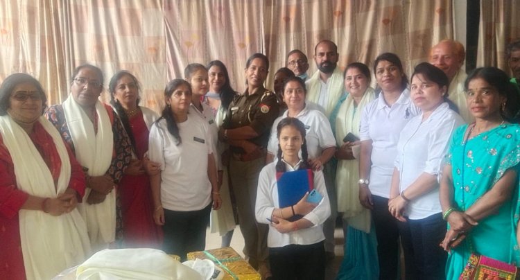 तारा वोमेन वेलफेयर फाउंडेशन ने मनाया दीपावली मिलन समारोह