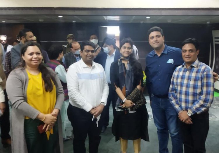 नोएडा नाट्य महोत्सव में शामिल हुई आईआईए नोएडा चैप्टर की टीम