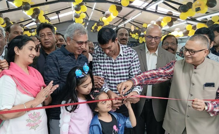 पुरानी गाड़ियों को सिरामिक कोटिंग के माध्यम से चमचमाती हुई गाड़ियों में तब्दील करने वाली कंपनी कारजप्पा (CARZSPA) का स्टूडियो शुरू