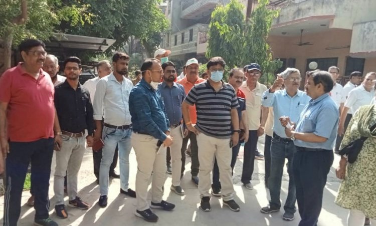 सेक्टर 23 में प्राधिकरण द्वारा सफाई गिरी का आयोजन