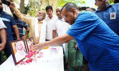 हर परिवार को दस लाख रुपए की सहायता देंगे और उनके बच्चों को अच्छी शिक्षा का इंतज़ाम करने के साथ जो भी मदद हो सकेगी करेंगे- अरविंद केजरीवाल