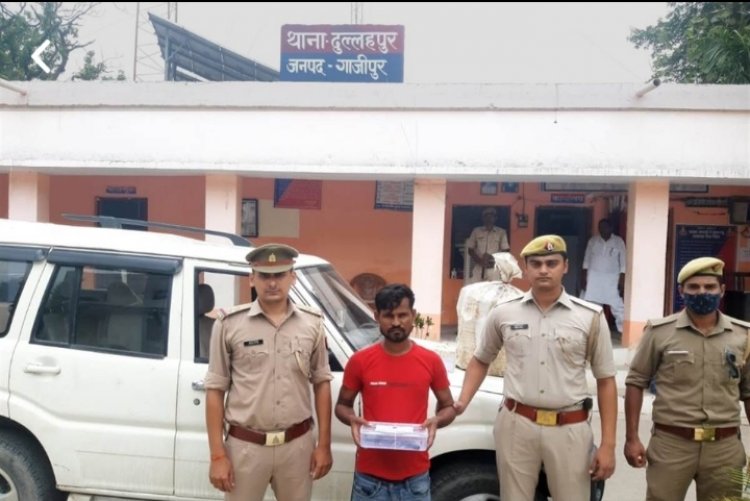 135 पाउच शराब और तमंचा कारतूस के साथ एक गिरफ्तार
