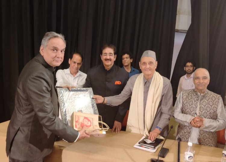 "भारत के रंग निष्ठा के संग" रंगारंग कार्यक्रम का हुआ आयोजन