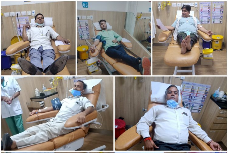 रक्तदान महादान को मानते हुए 6 सेवादारों ने किया रक्तदान