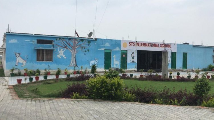 एस टी एस इंटरनेशनल स्कूल में निःशुल्क कोचिंग बना मिशाल