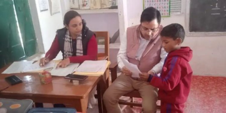 बीएसए की जांच मे गुरू जी फेल,  हुए निलंबित