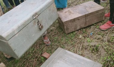 चहारदीवारी फांदकर चोरो ने उङाया लाखों का सामान