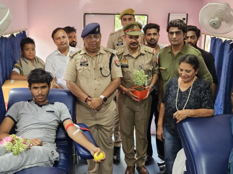 हग्स लाइफ हौलिस्टिक नशा मुक्ति केन्द्र द्वारा रक्त दान शिविर पुलिस विभाग को हुआ समर्पित
