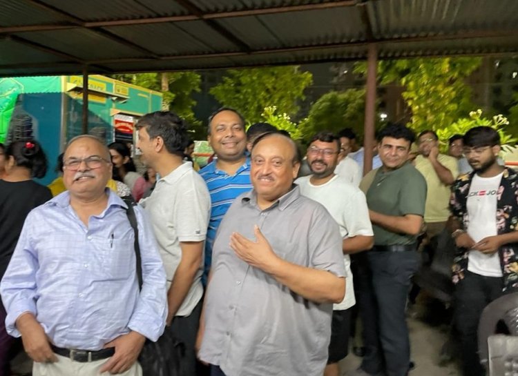 आवारा कुत्तों के आतंक से गोल्फ सिटी प्लॉट-८ के निवासी परेशान