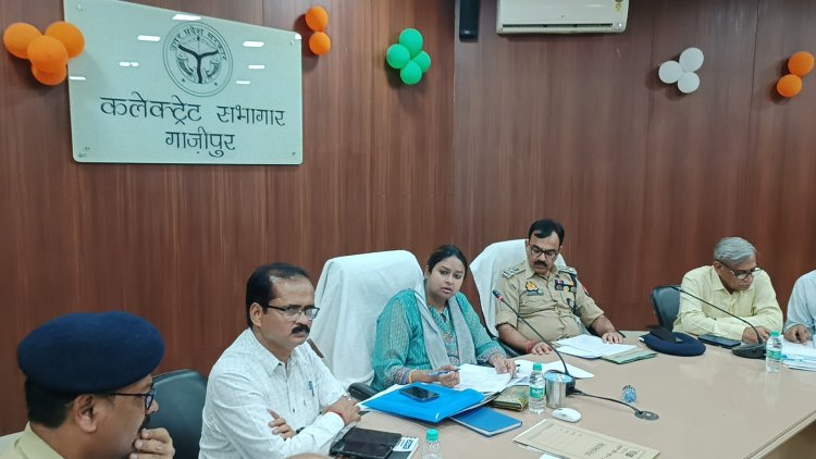 झोलाछाप डॉक्टर और फर्जी हॉस्पिटलों  पर डीएम ने दिया सख्त कार्यवाही का आदेश