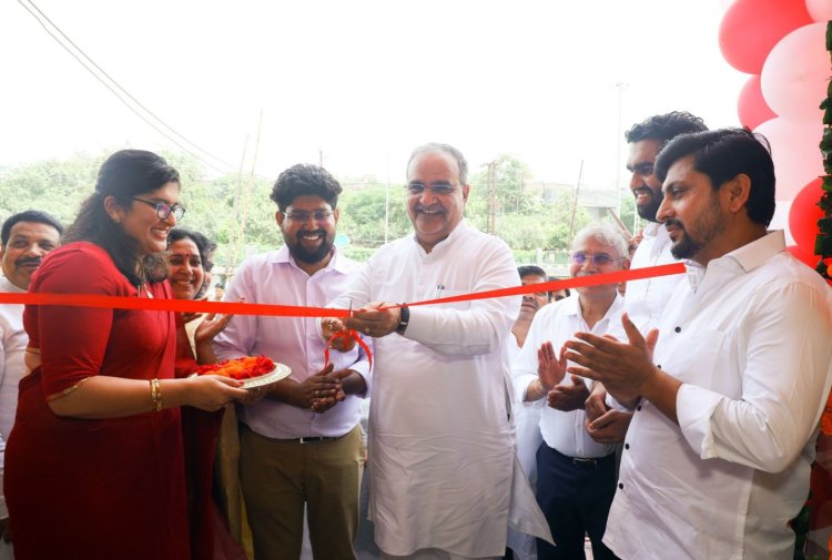 उ.प्र. के भाजपा अध्यक्ष भूपेंद्र चौधरी ने एमआरएफ के टायर व सर्विस सेंटर का किया उद्घाटन