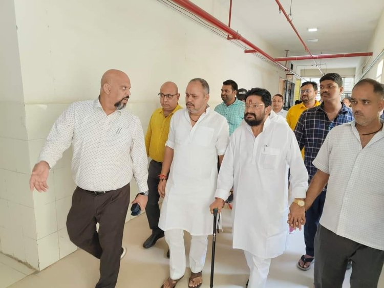 जिला अस्पताल की दुर्व्यवस्थाओं पर भड़के सपा विधायक जय किशन साहू