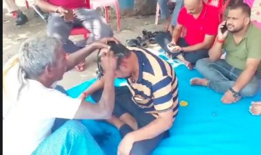 विरोध का अंदाज,रेलवे महकमा के नाम पर मुंडन संस्कार और भोज का हुआ कार्यक्रम