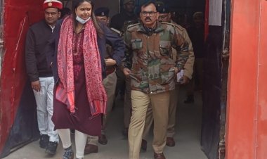 जिला जेल में औचक निरीक्षण करने पहुंचें डीएम एसपी