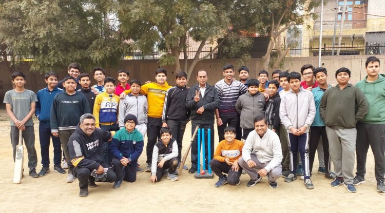 सीनियर और जूनियर बच्चों का क्रिकेट और फुटबॉल टूर्नामेंट का हुआ आयोजन