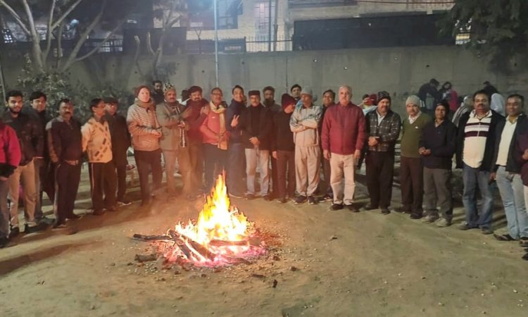 रजत विहार सी ब्लॉक आरडब्ल्यूए ने निवासियों के साथ मनाया लोहड़ी पर्व