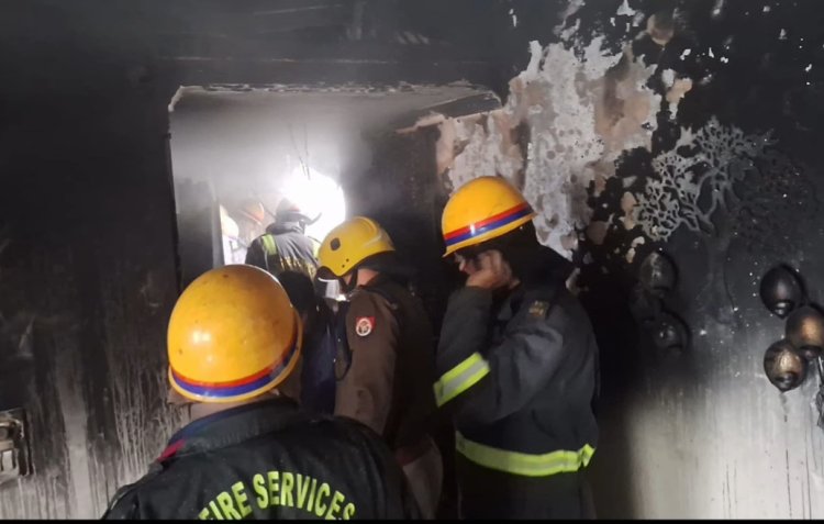 सेक्टर 25 के मकान में लगी आग, लाखों का सामान जलकर हुआ राख