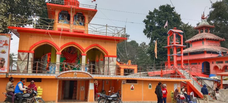 बद्धुपुर हनुमान मंदिर की गजब है आस्था मालिश और औषधि से होता है लकवा ग्रस्त मरीजों का इलाज