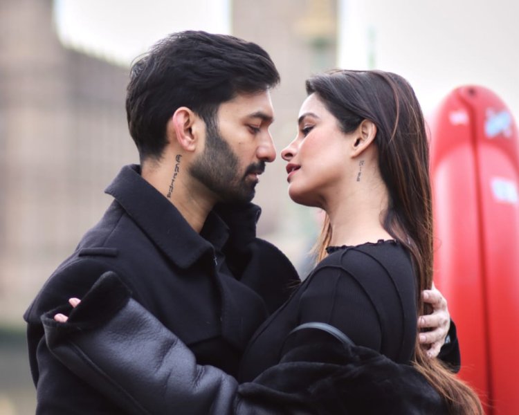 बॉलीवुड की लोकप्रिय जोड़ी चेतना पांडे और निशंक स्वामी ने 'सिचुएशन-शिप' के युग में सच्चे प्यार का प्रतीक दर्शाया है