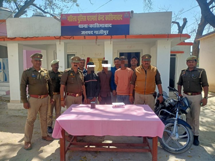अवैध तमंचा और चोरी की मोटर साइकिल के साथ  दो नाबालिक समेत तीन गिरफ्तार