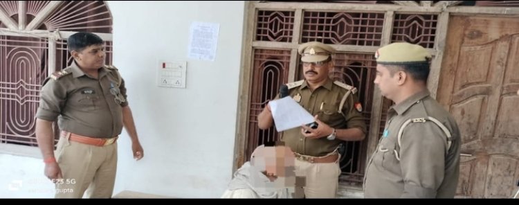 सपा नेता अमलधारी यादव के हत्या में शामिल फरार हत्यारों के घर नोटिस चस्पा 