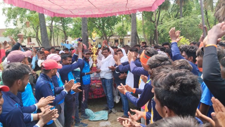 लोकतंत्र का बहुमूल्य हिस्सा है मतदान - दिनेश चौहान 
