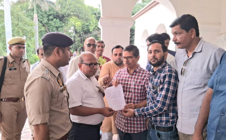 सिटी मजिस्ट्रेट द्वारा खेद प्रकट, सर्किट हाउस में विरोध प्रदर्शन समाप्त