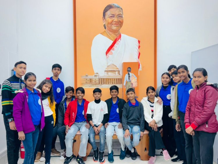 चैलेंजर्स ग्रुप के छात्रों ने किया राष्ट्रपति भवन और राष्ट्रीय संग्रहालय का भ्रमण