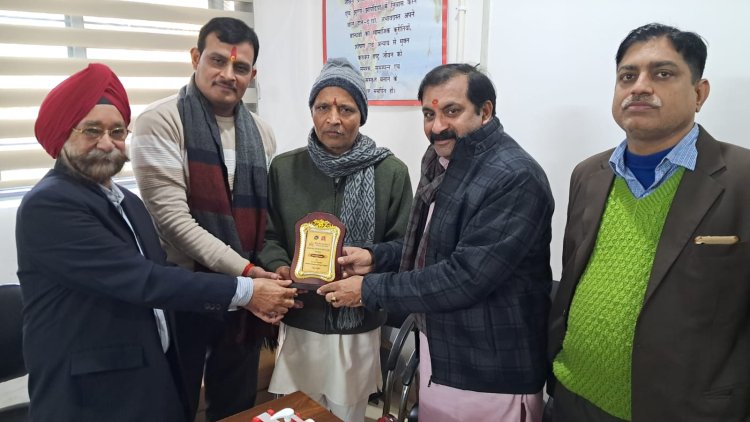 एक्यूप्रेशर शिविर में 148 लोगों ने कराया अपना निशुल्क इलाज