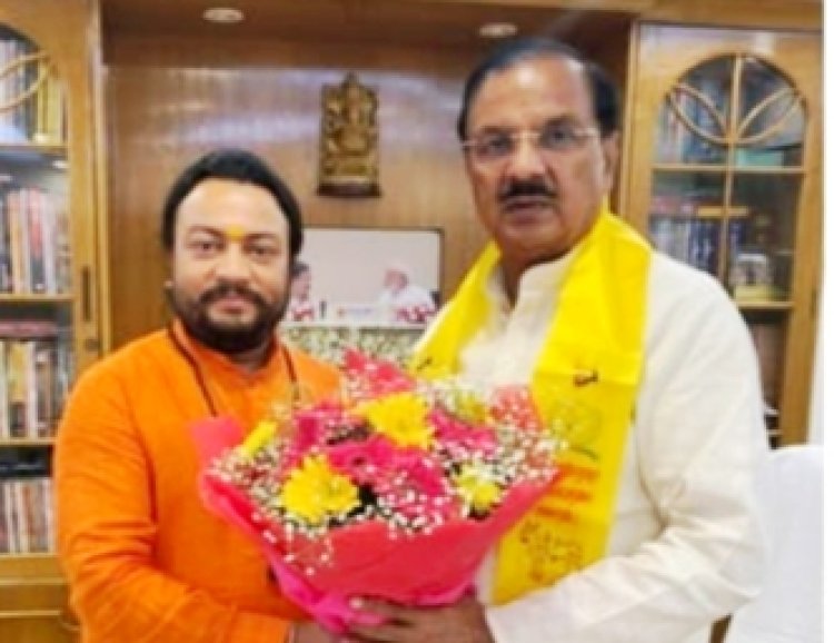 सांसद डॉ. महेश शर्मा से यमुना महाआरती प्रारंभ करने को लेकर की चर्चा : गुरुजी गौतम ऋषि