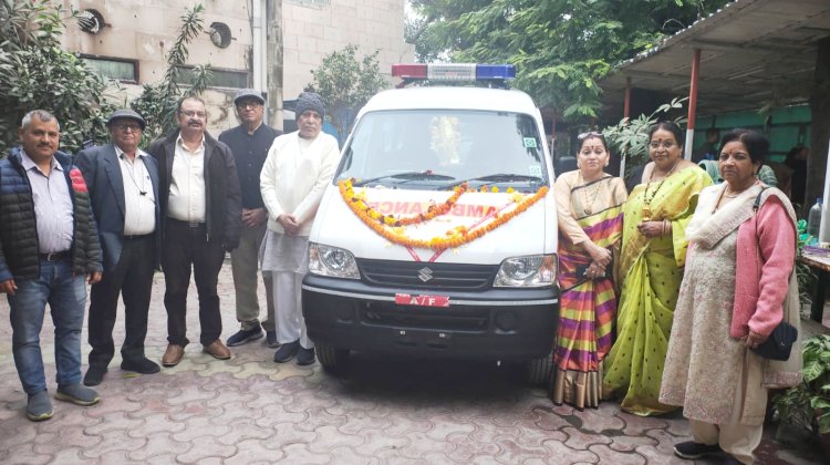 दवा बैंक सेवाओं के लिए अविकृष्णा चैरिटेबल ट्रस्ट ने की एंबुलेंस भेंट
