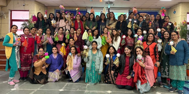 विश्व भारती पब्लिक स्कूल में टॉय बेस्ड पेडागॉजी कार्यशाला