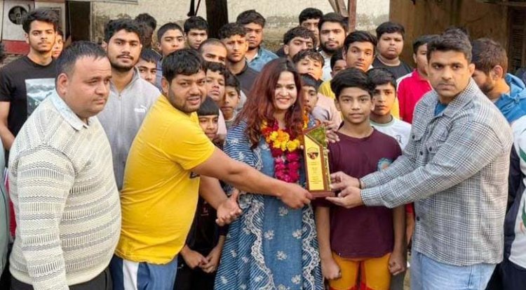 सौहरखा कुश्ती अखाड़े के पहलवानों ने उठाई एसएआई सेंटर की मांग, शालिनी सिंह ने सराहा खेल और पर्यावरण का संगम