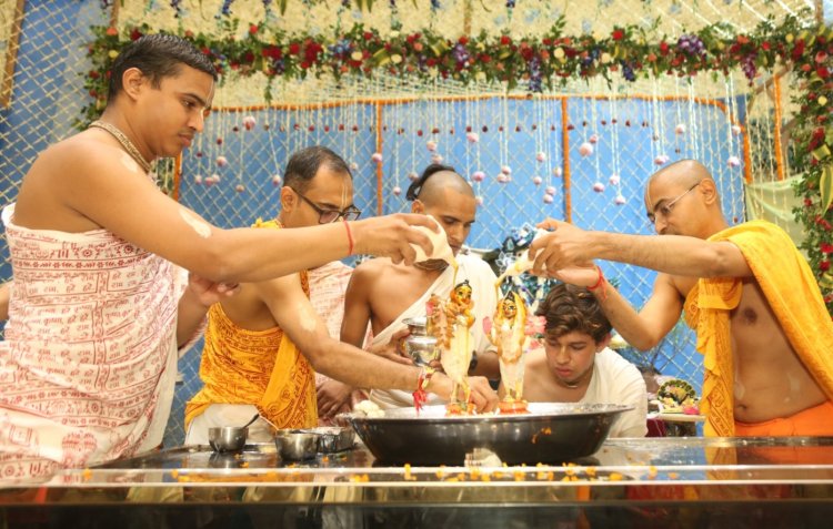 इस्कॉन नोएडा एक्सप्रेसवे ने भक्तिमय वातावरण में मनाया श्री कृष्ण जन्माष्टमी महोत्सव